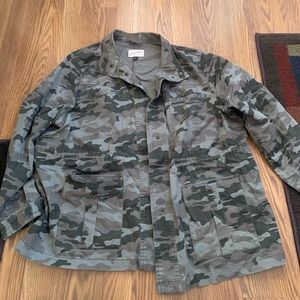 Universal thread jacket in camp print